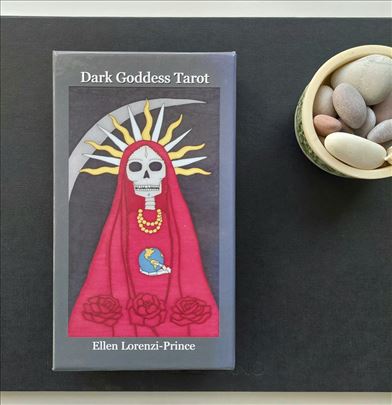 Dark Goddess tarot - Ellen Lorenzi Prince