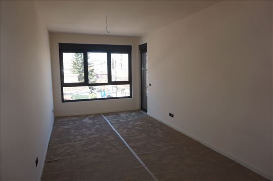 Extra lux salonac kod II Ekonomske- Bez provizije