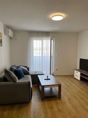Garsonjera na dobroj lokaciji