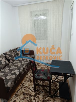Izdaje se dvosoban stan kod Gradske bolnice, 53m2!