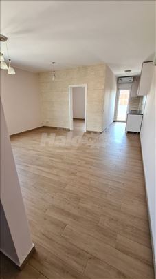 Dvosoban 50m2 sa parkingom