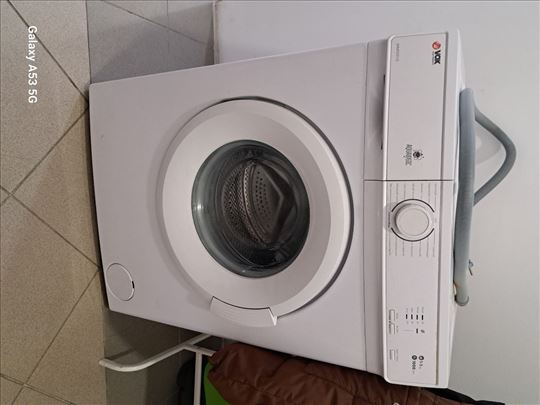PRODAJEM VOX MASINU, IMA GARANCIJU 