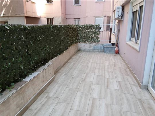 Renoviran 3.5 stan, sa prelepom terasom. Preporuka