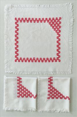 3 vezena miljeja 45 x 42 cm - ručni rad 