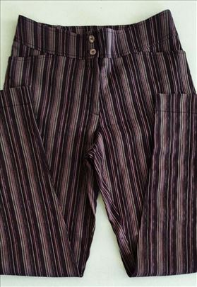 Ako volite ljubičasto kao nove prugaste pantalone 