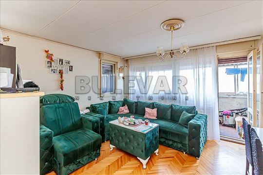 Dvoiposoban stan na Bulevaru Nemanjića