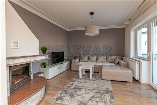 Izdaje se neuseljavan stan 90m2 u Njegoševoj! Sa p