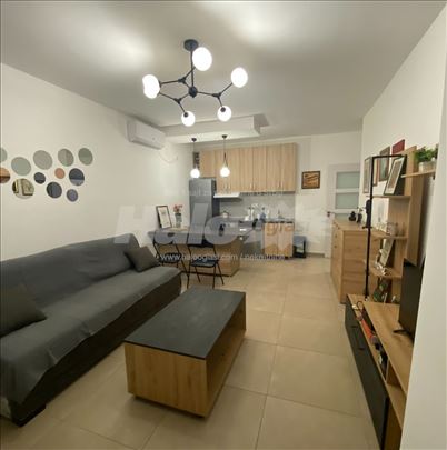 Karaburma, 50m2 lux, kompletno opremljen