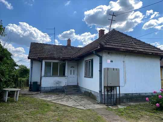 Kuća 79m², na 9,19ari placa - Obrenovac
