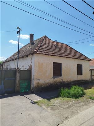 Kuća u Surčinu