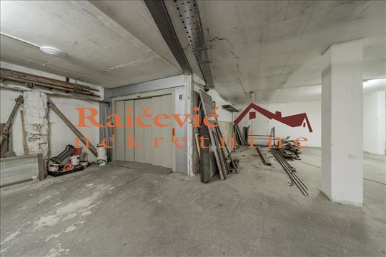 Lekino brdo, Krusevacka, parking u garazi, 13 m2