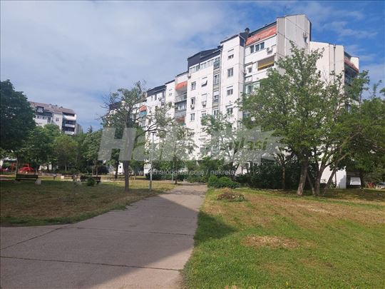 N.Beograd-Blok 44-Nehruova- Adaptibilan u 2.0