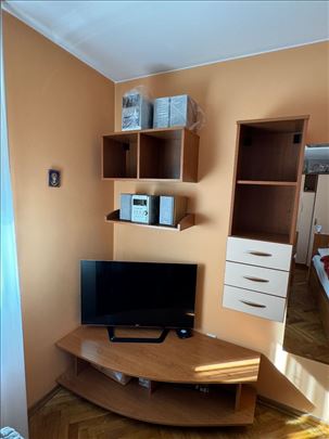 Prodajem kompletnu sobu