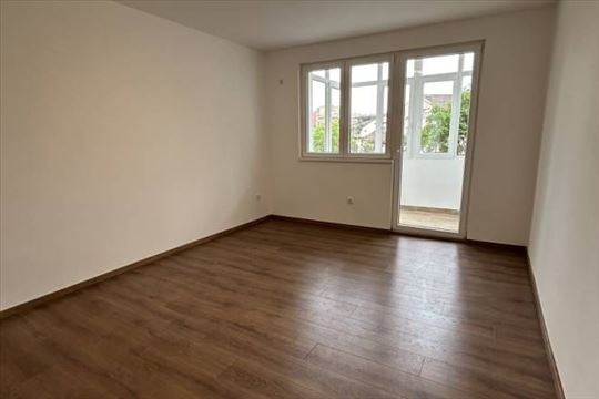Renoviran 2.5 stan kod Cvetkove pijace, 66m2