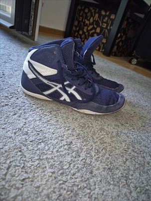 Rvačke patike asics br. 37