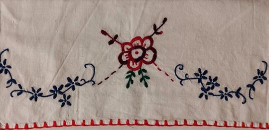 Vezeni etno peskir 66 x 35 cm