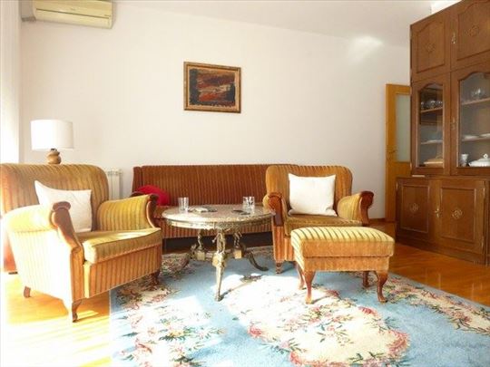 Vranjska, 70m2, trosoban, namešten, terasa