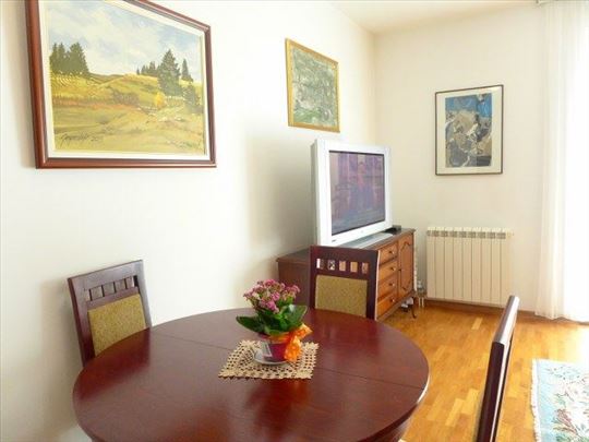 Vranjska, 70m2, trosoban, namešten, terasa