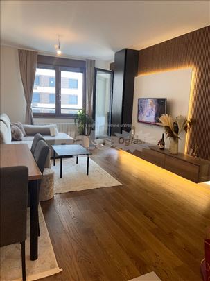 2.0 Stan sa garazom Lux 7 plus Residence
