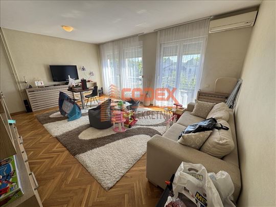 Batajnica, lux, uknjižen stan, 40m2, sa terasom