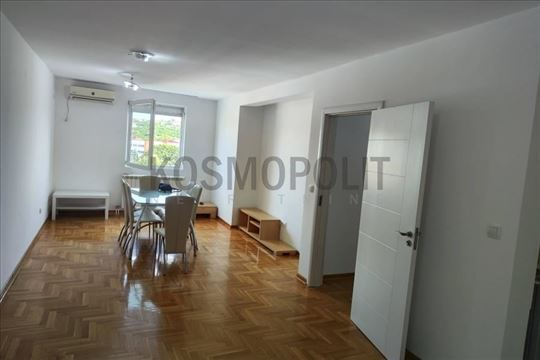 Beograd, Farmaceutski fakultet, Stan, 3.0, 72m2