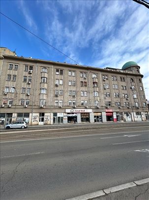 Karadjordjeva,uknjizen 40m2,parking