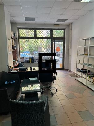 Lokal na odličnoj lokaciji, 127m2, dva nivoa