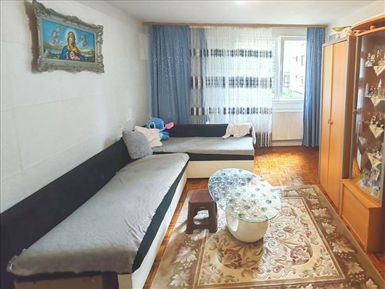Porodična - Funkcionalan - Okružen zelenilom -65m2