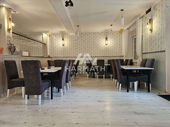 Prodaje se poslovna zgrada, 292m²