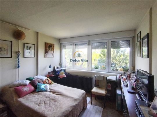 Renoviran dvosoban stan na top lokaciji uz Savski 