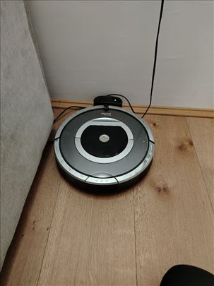 Robot usisivač iRomba 