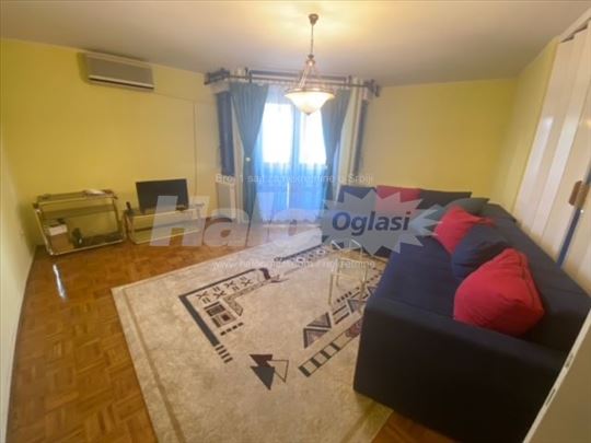 Ugao Cetinjske i Bulevara Despota Stefana, 107 m2