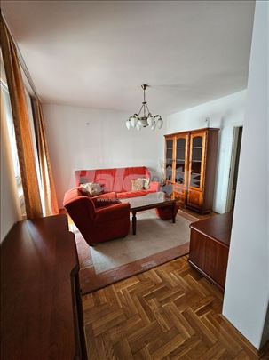  Dvosoban stan, useljiv od 1. juna Centar