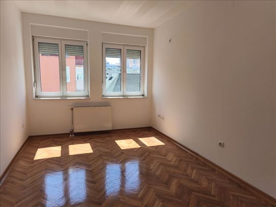 Garsonjera, 23m2, Grbavica
