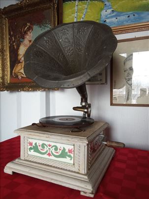 Gramofon sa trubom
