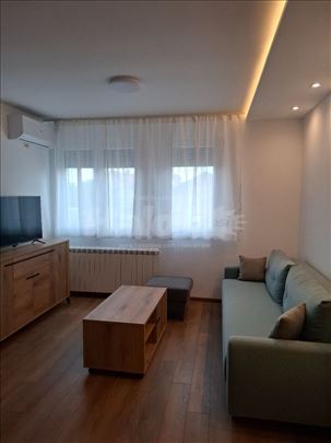  Izdaje se LUX stan u Batajnici 