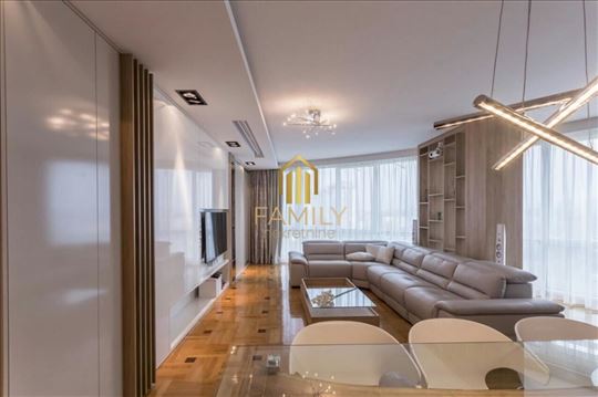 Luksuzan penthouse sa predivnim pogledom – Telep, 