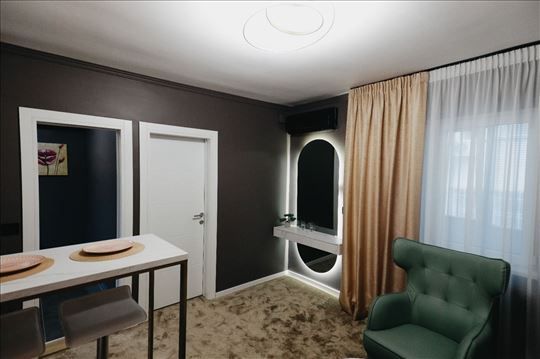 Lux dvosoban stan u centru Kragujevca