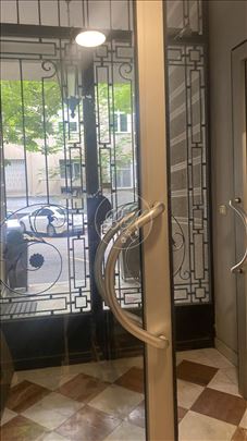 Vojvode Dobrnjca, garažno mesto, u zgradi novije g