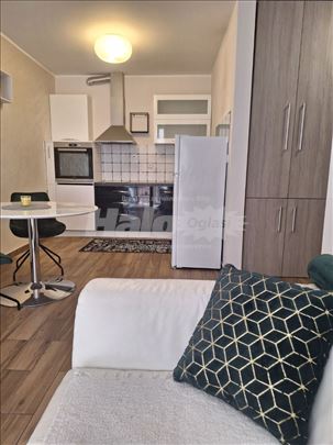 Dvosoban stan, Banatska 20, Zemun (Novi Grad)