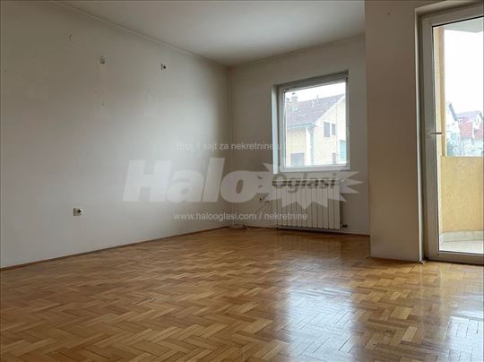 Dvosoban stan sa lođom, Bele vode
