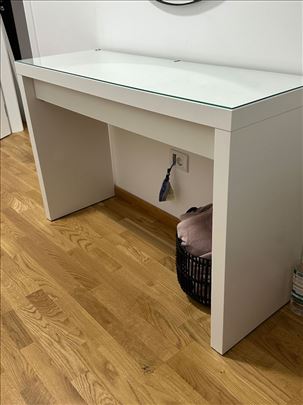 Sto za šminkanje / Toaletni sto Ikea beli