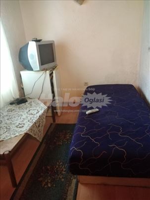 Izdajem garsonjeru u Kaludjerici