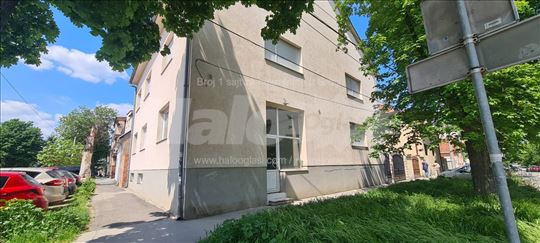 Izdavanje kancelarije Zemun 141m2    5.0