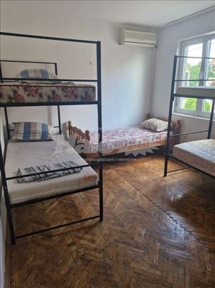 Iznajmljujem smeštaj za radnike 10-15 radnika