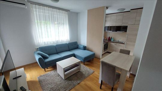 Jednoiposoban Cara Dušana-400e