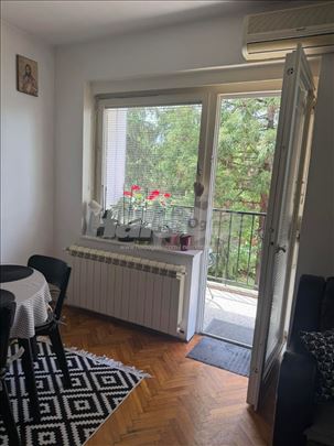 Lep dvosoban stan 52m2 Cerak Kadinjača