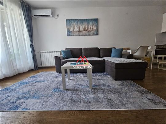 Nov jednoiposoban stan - 45m2 - Grbavica 