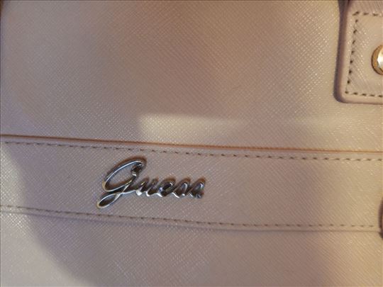 Novo, original Guess torba u bež boji
