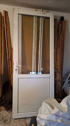 PVC ULAZNA VRATA 